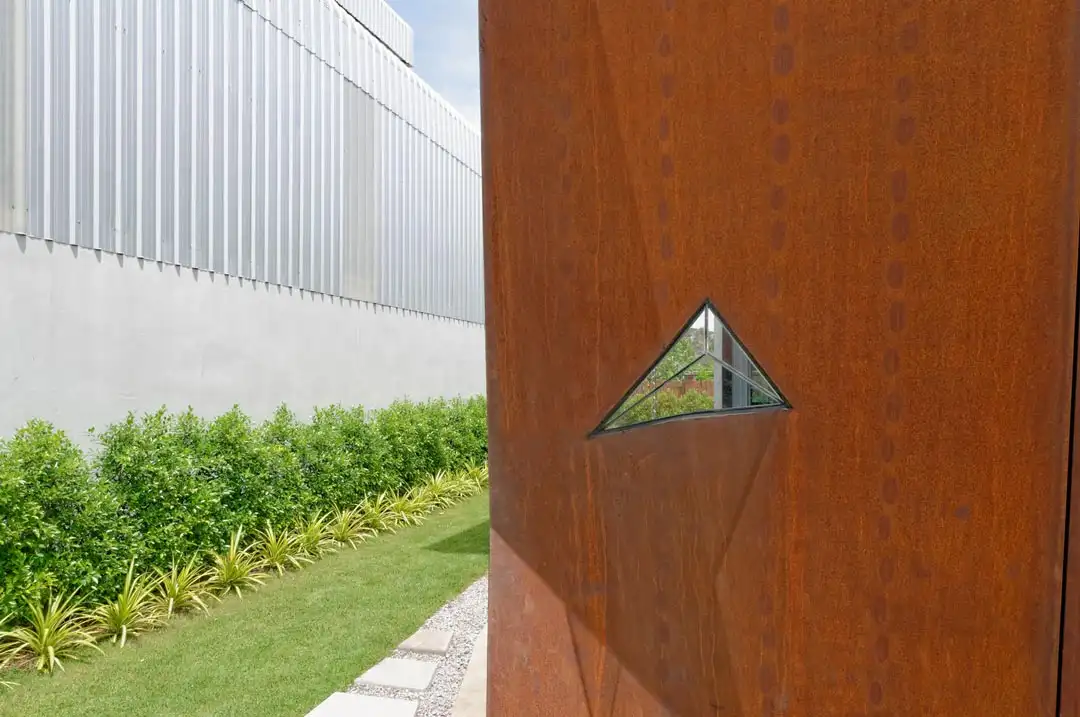 Diamonds &&nbsp;Rust